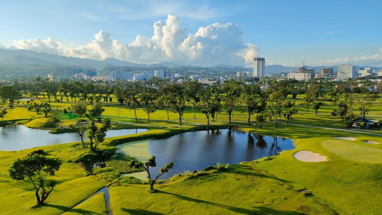 Dreamy 2Br Condo, With A Golf Course View Cebu Exteriör bild
