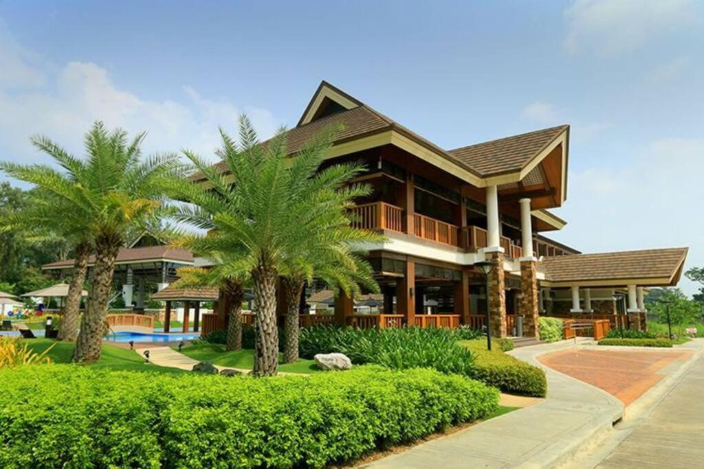 Dreamy 2Br Condo, With A Golf Course View Cebu Exteriör bild