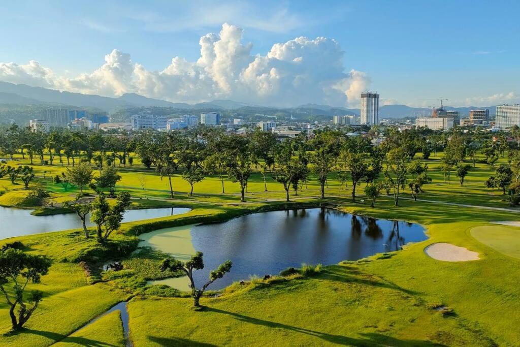 Dreamy 2Br Condo, With A Golf Course View Cebu Exteriör bild