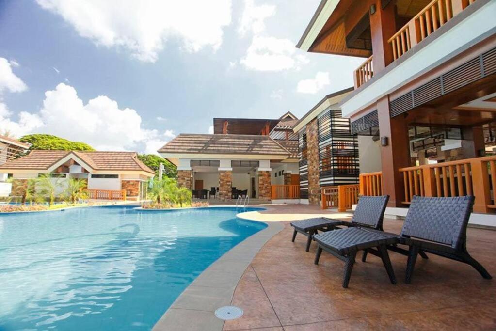 Dreamy 2Br Condo, With A Golf Course View Cebu Exteriör bild