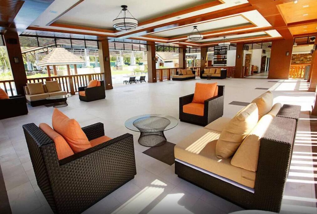 Dreamy 2Br Condo, With A Golf Course View Cebu Exteriör bild